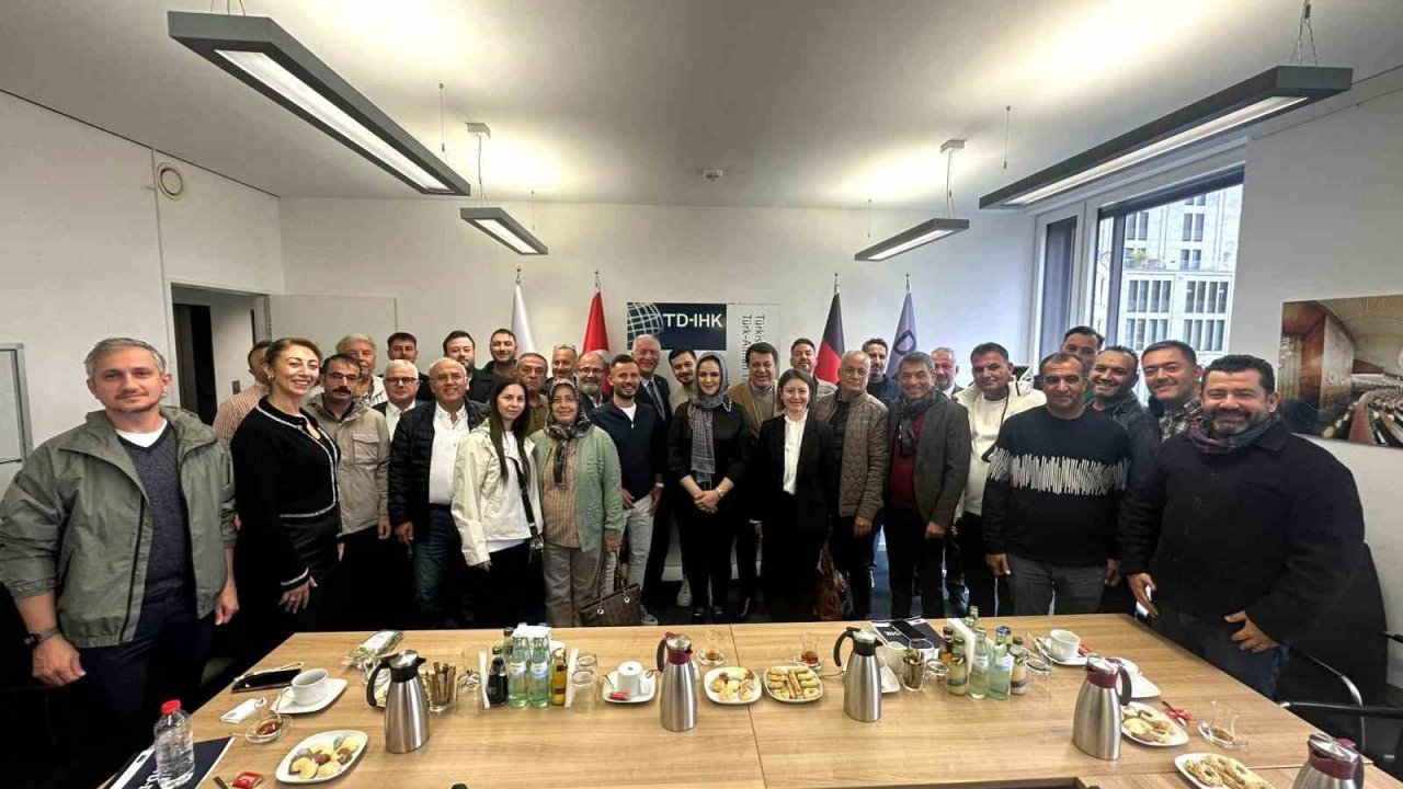 DTO heyeti Berlin’de Denizli’nin üretim ve ihracat potansiyelini tanıttı