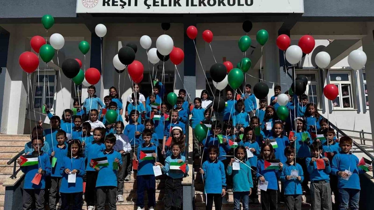 Van’da öğrenciler Filistin için tek yürek oldu