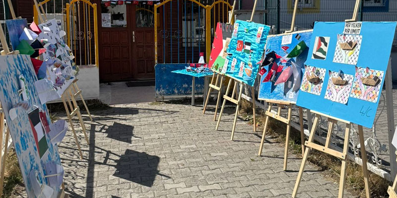 Kars’ta miniklerden Filistin’e destek, Sumud filosu sergisi açıldı
