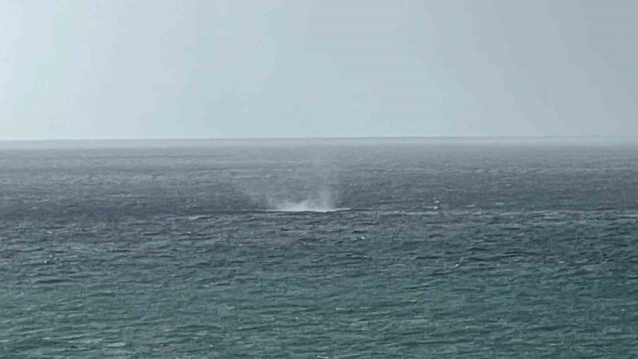 Alanya açıklarında oluşan hortum korkuttu