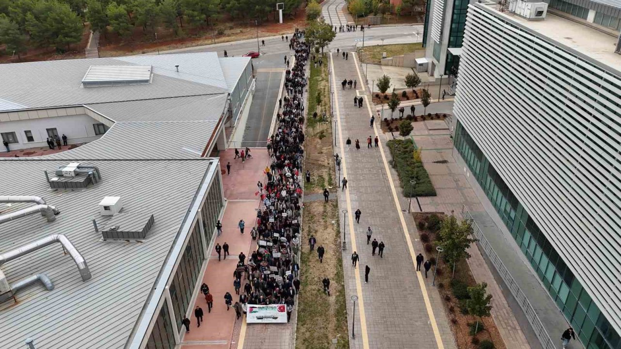 Uşak’ta üniversite öğrencilerinden Filistin’e destek yürüyüşü