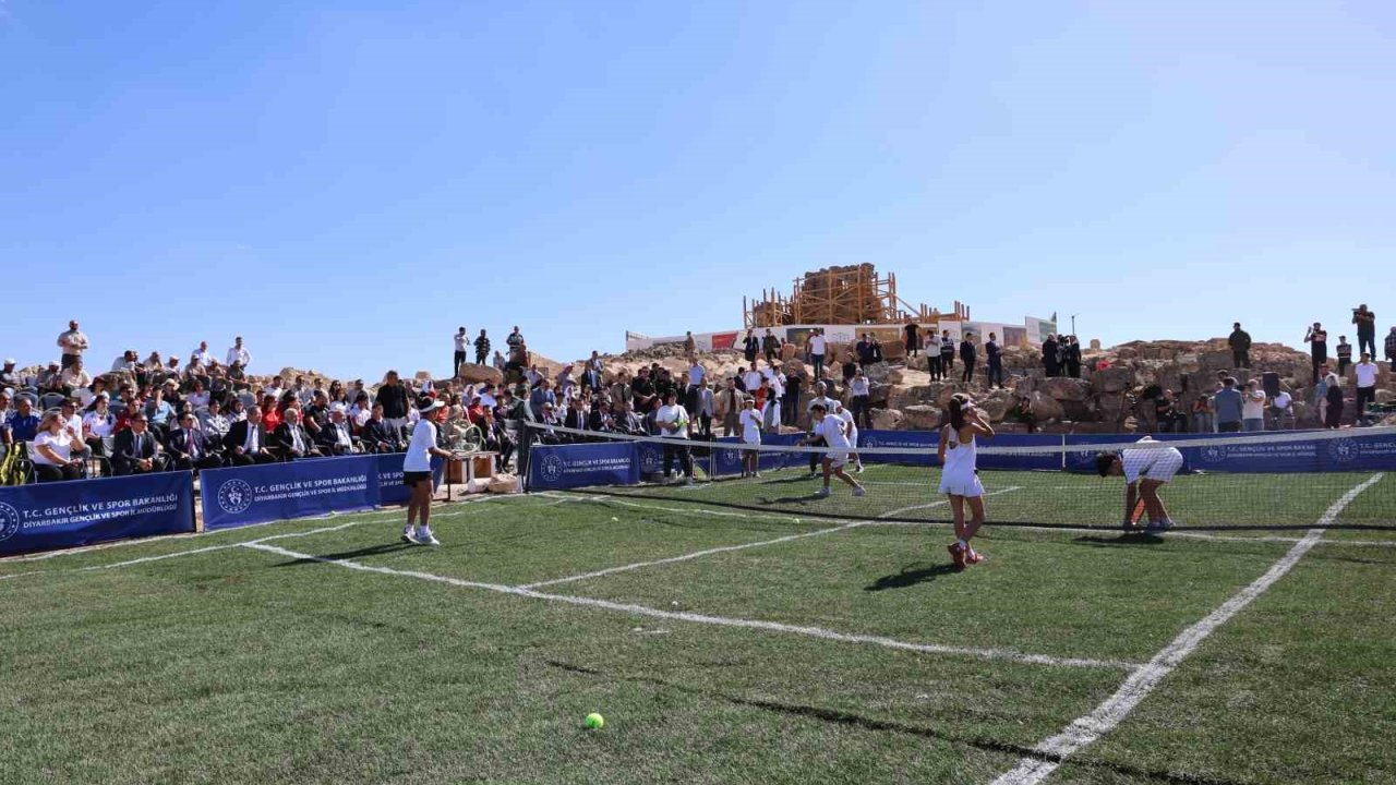 Tarih ve tenis buluştu: "1. Zerzevan Cup" lansmanı tarihi Roma garnizonunda yapıldı