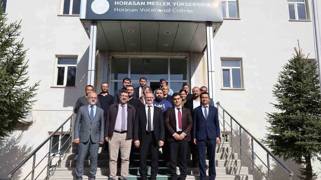 Rektör Hacımüftüoğlu, Horasan MYO’yu ziyaret etti