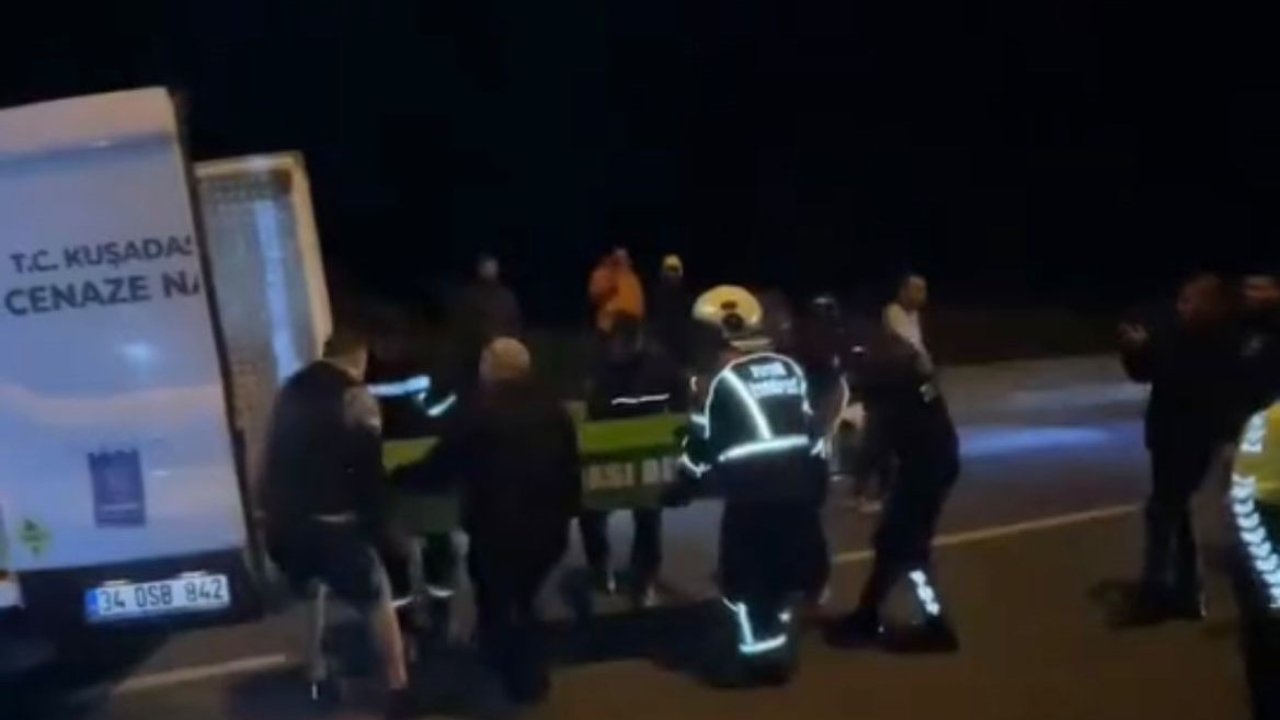 Otomobil, yol temizliği yapan belediye aracına çarptı: 1 ölü