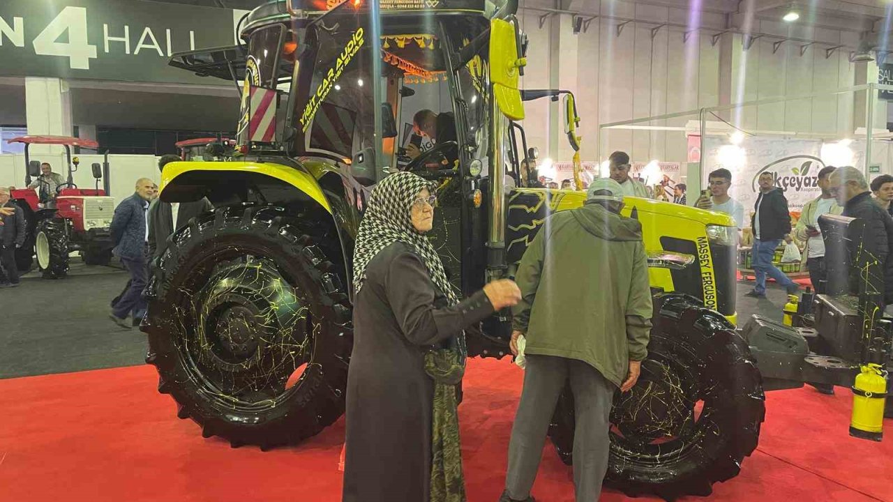 Modifiye traktörler Bursa Tarım Fuarı’nın ilgi odağı oldu