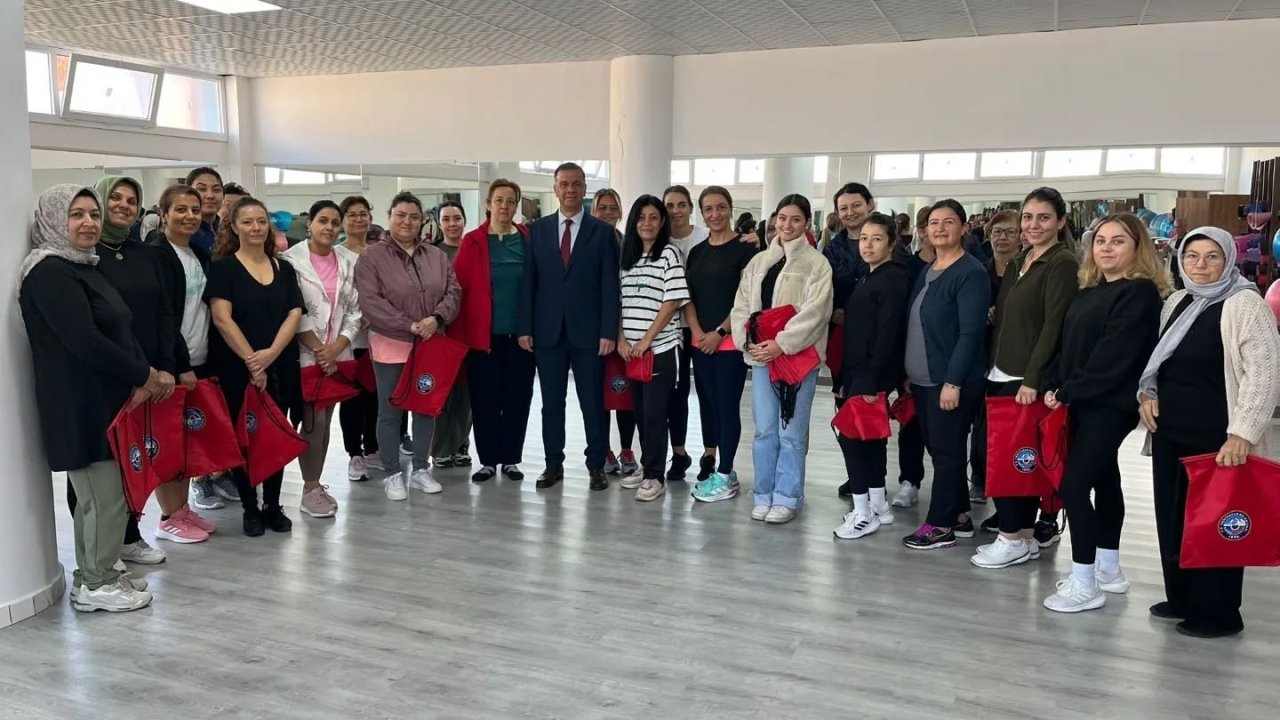 Başkan Ercan’dan sabah sporuna katılan kadınlara sürpriz hediye