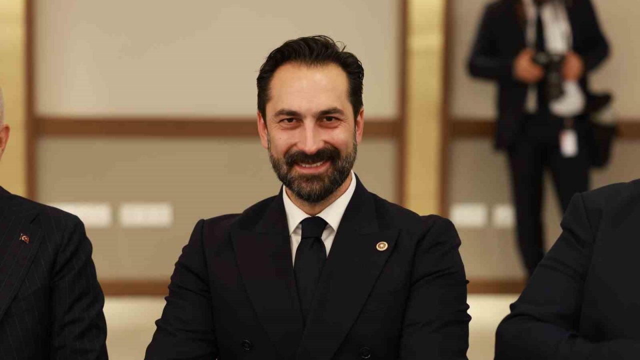 AK Parti’li Arınç: "Yeni yasama yılı birlik ve reform dönemi olacak"