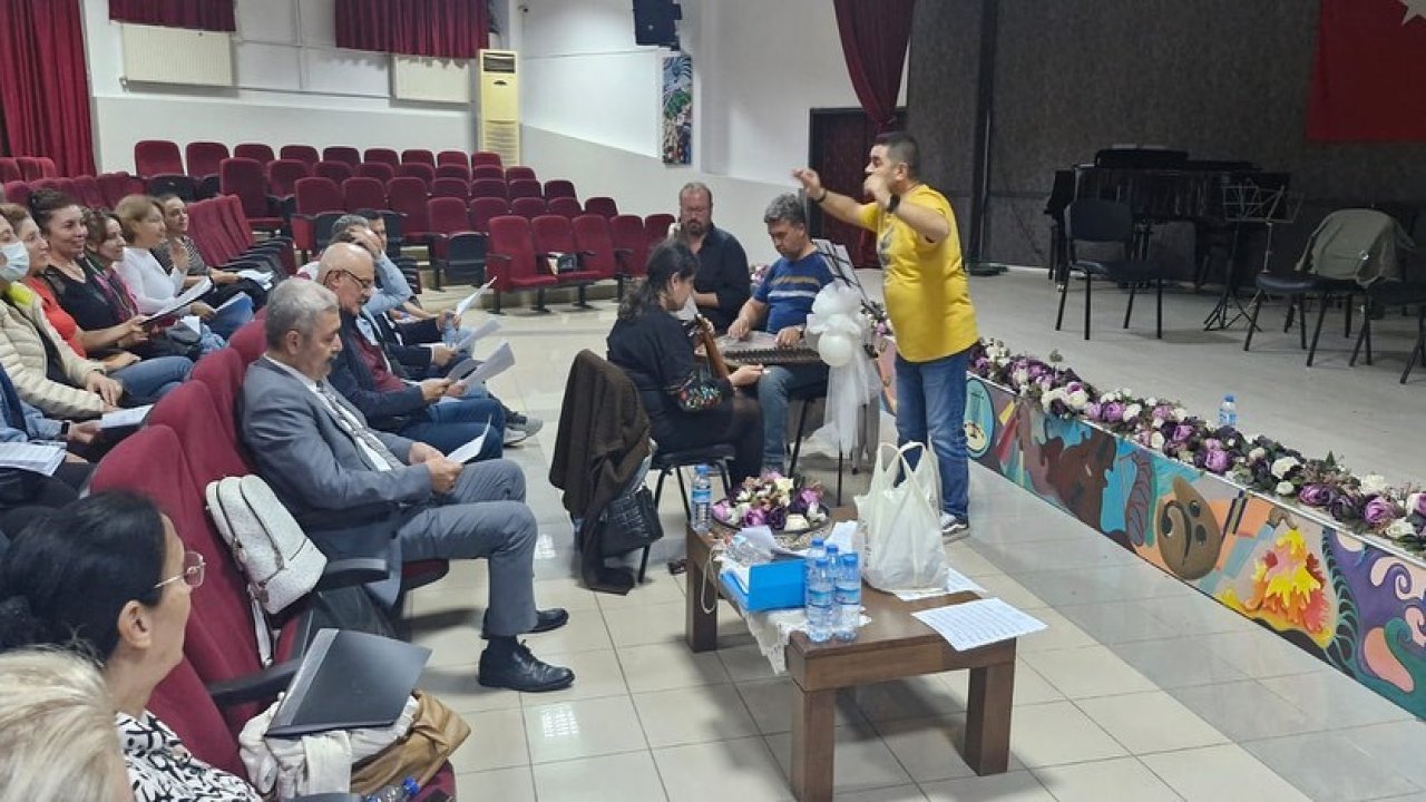 Efeler’de Türk Sanat Müziği Korosu yeni döneme başladı