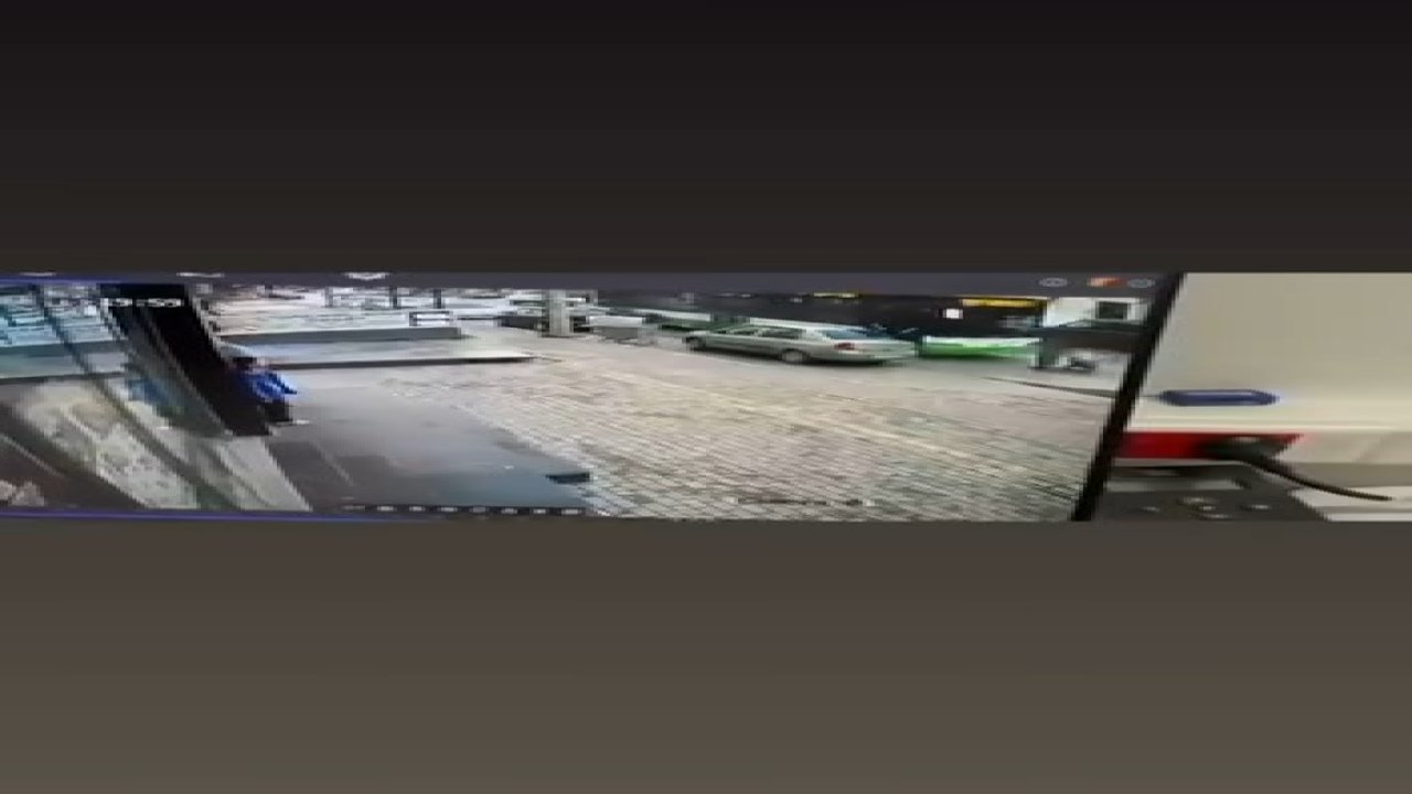 Bursa’da otobüs ve kamyonetin altında kaldılar