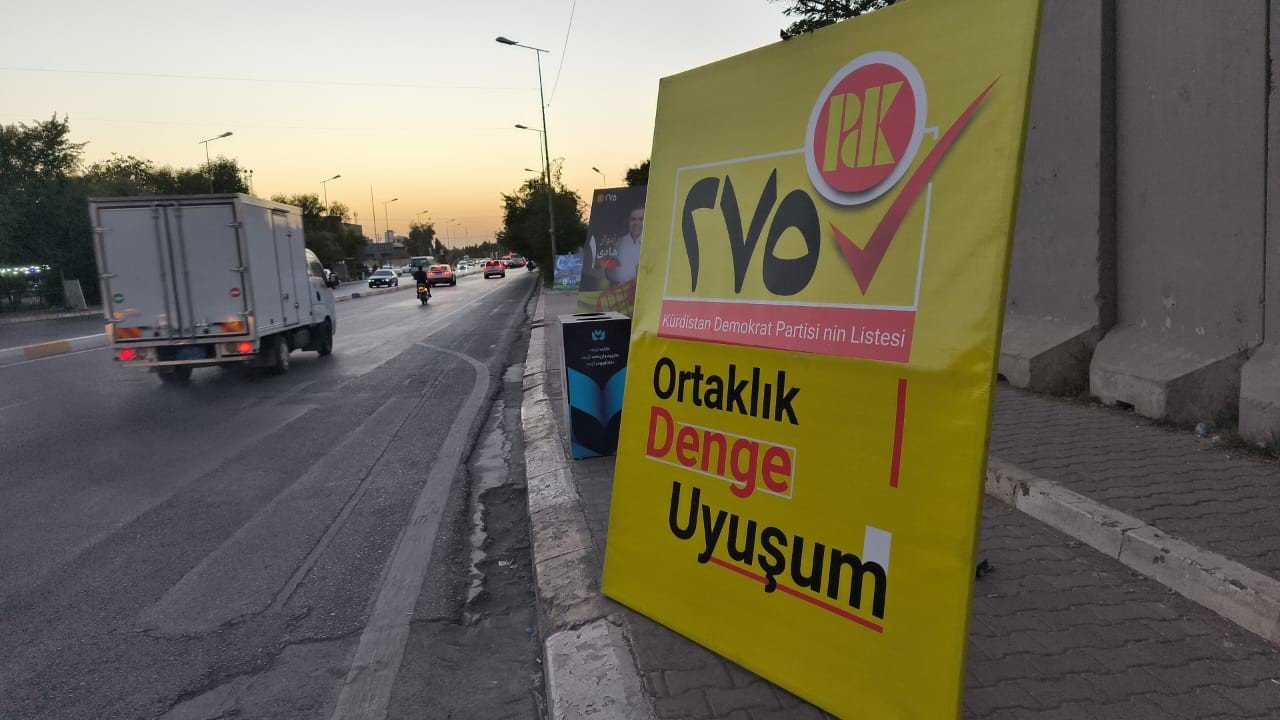 Barzani’nin partisi seçim kampanyasında  ilk kez Türkçe afiş kullandı