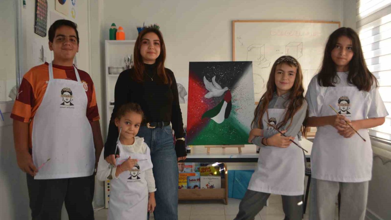 Minik çocuklar Filistin ve Gazze’nin resmini çizdiler