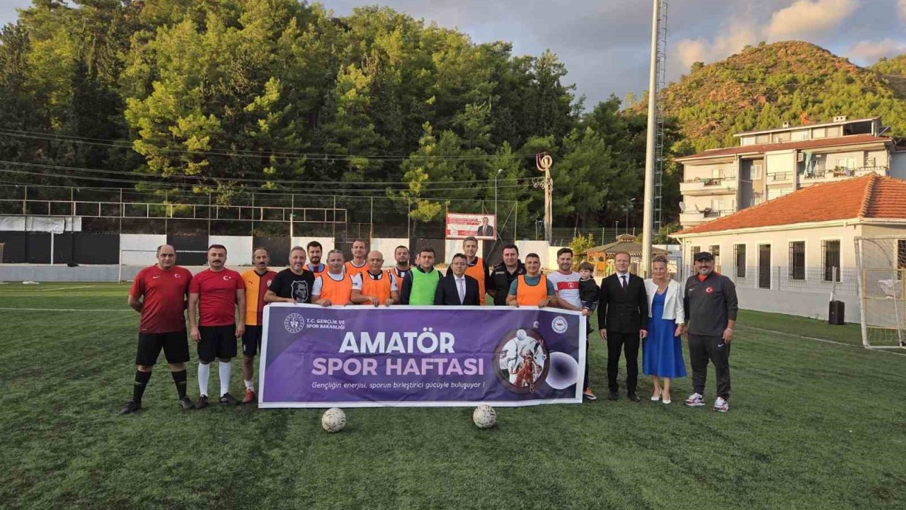 Amatör spor haftasında Marmaris’te dostluk maçı