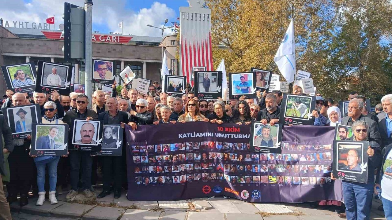 Ankara Garı saldırısında hayatını kaybedenler 10’ncu yılında törenle anıldı
