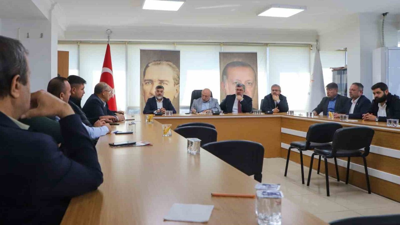 Muhtarlar talep ve şikayetlerini milletvekillerine ilettiler