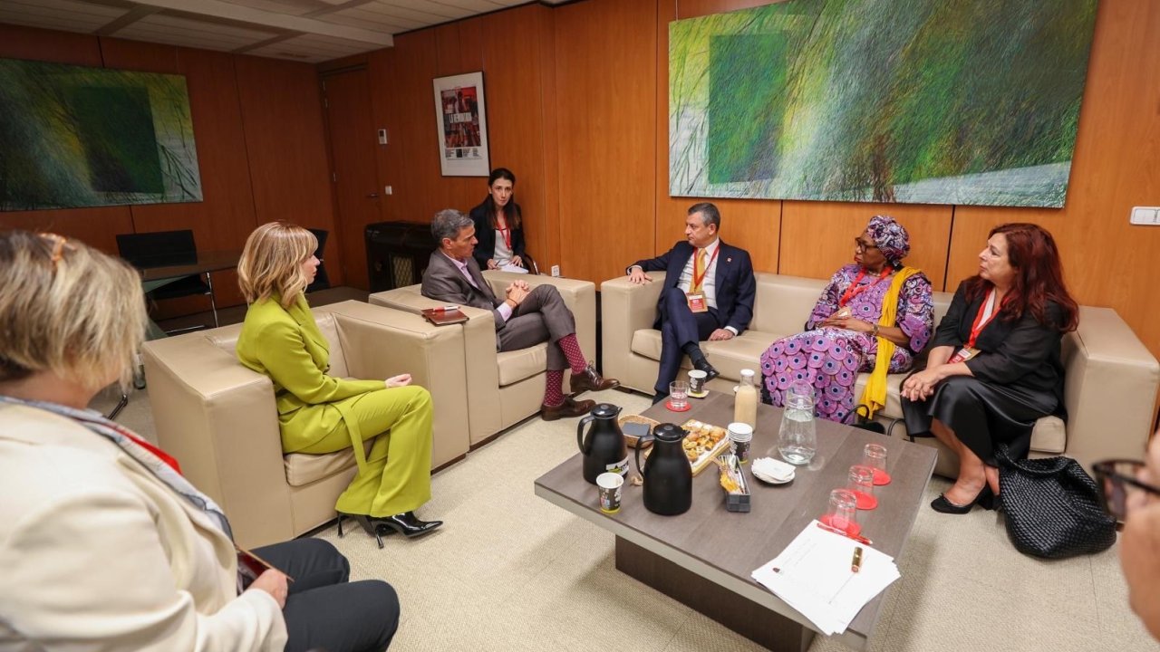 CHP Genel Başkanı Özel, İspanya Başbakanı Sanchez ile görüştü