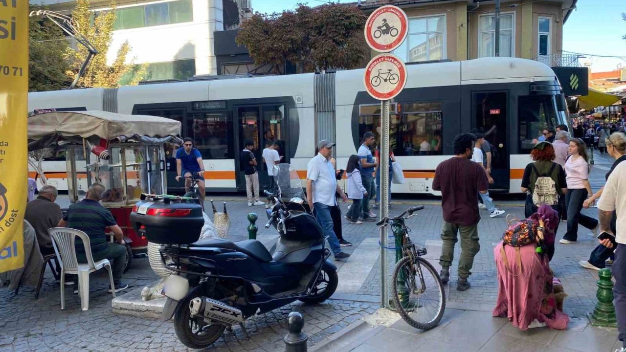 ‘Motosiklet ve bisiklet giremez’ levhaları dikkate alınmıyor