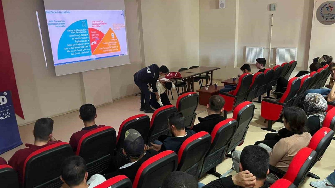 Bucak’ta AFAD tarafından Afet Farkındalık Eğitimi