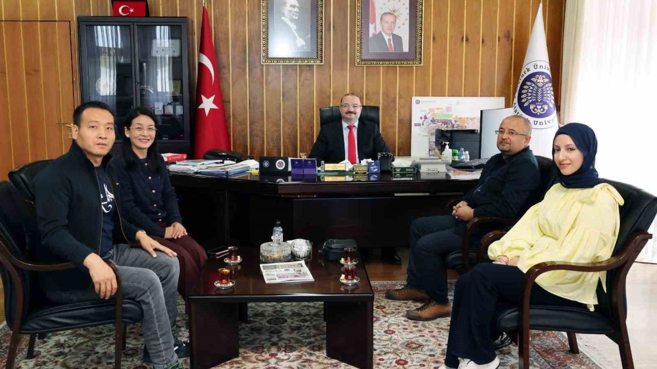 Çinli yatırımcılar Erzurum Teknokent’te incelemelerde bulundu