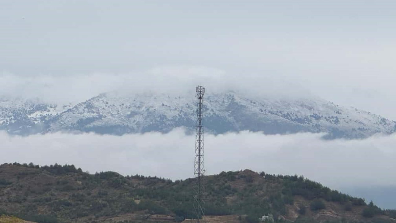 Akdağ’a mevsimin ilk karı düştü