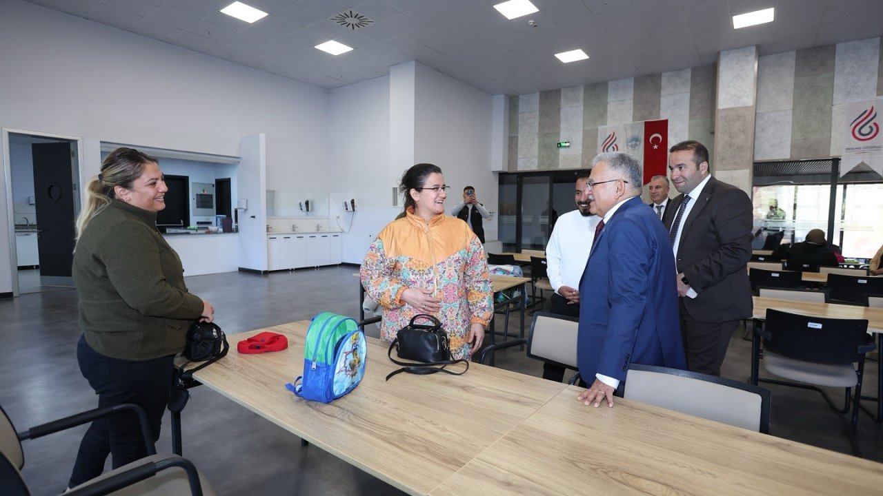 Başkan Büyükkılıç; Engelsiz Yaşam Merkezi’ni ziyaret etti