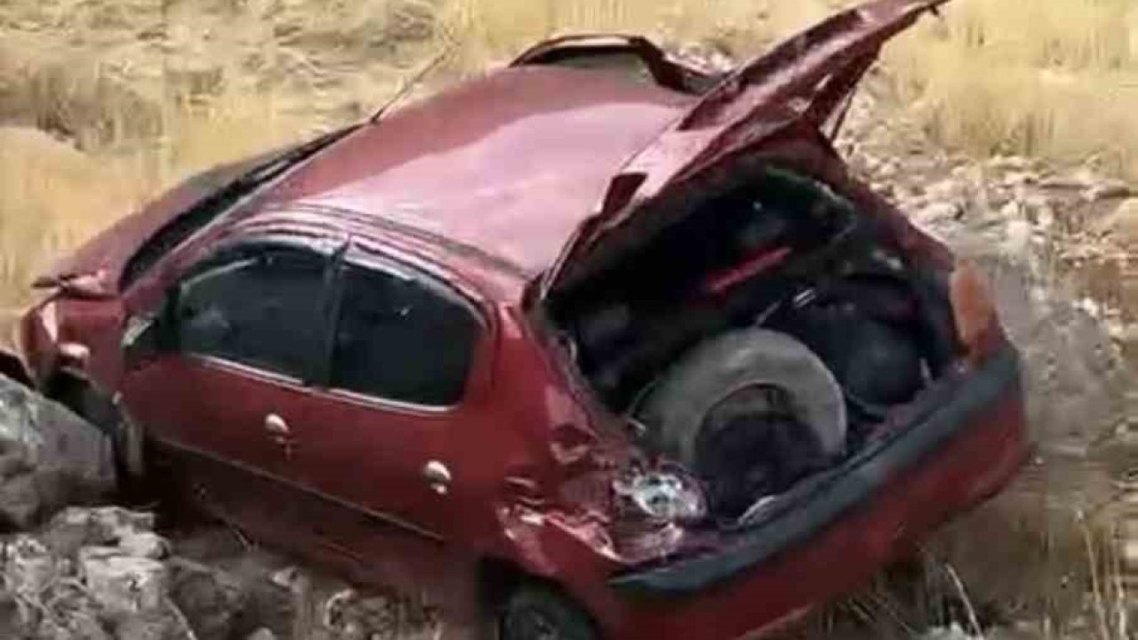 Mardin’de otomobil şarampole devrildi: 1 yaralı