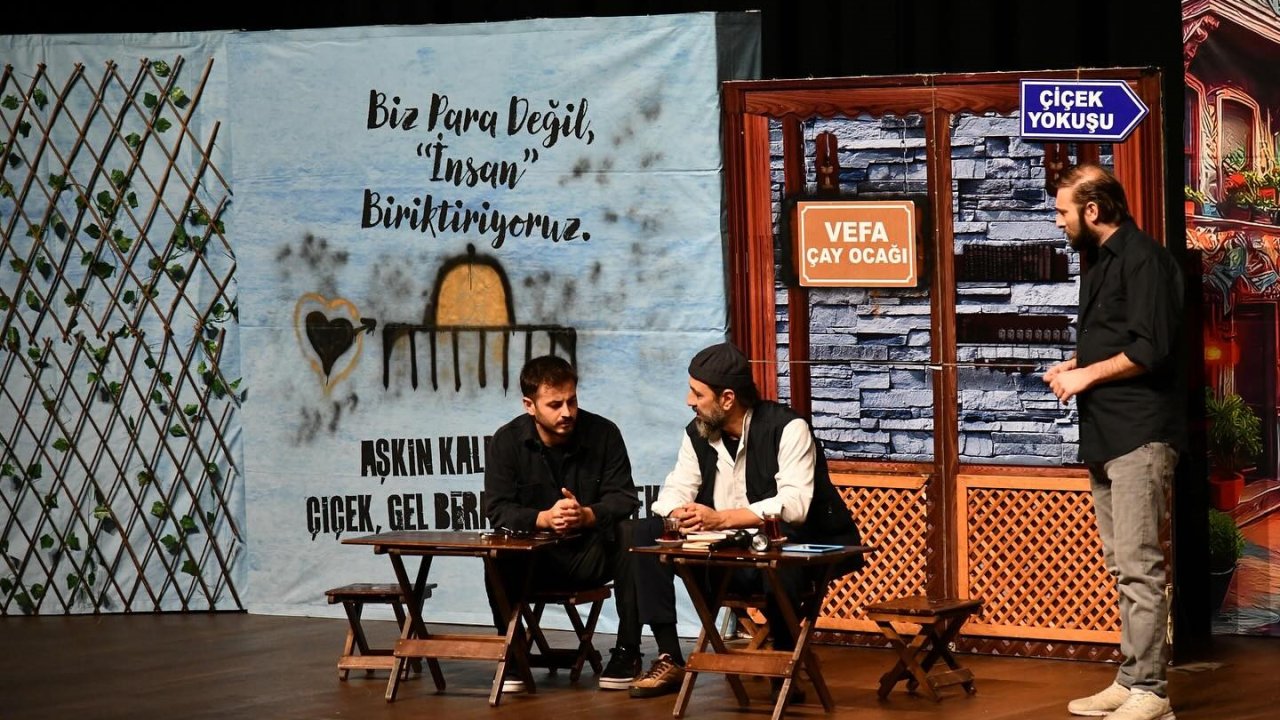 Filistin’in çığlığı "Aynalar" oyunu ile Başiskele’de yankılandı