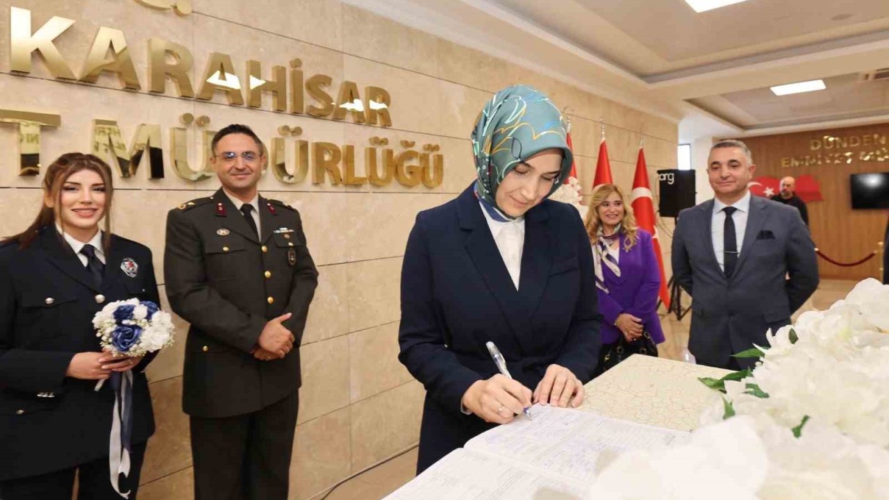 Vali polis memuru ile subay çiftin nikahlarına şahitlik yaptı