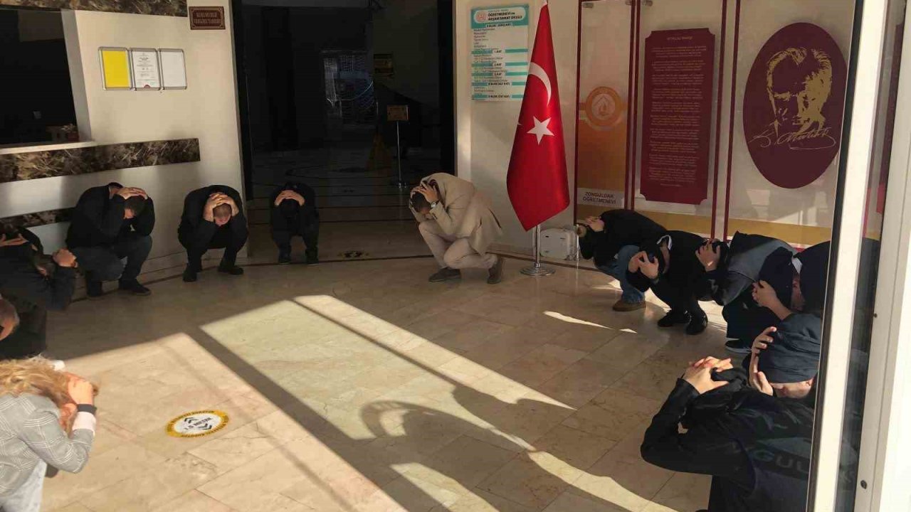 Zonguldak Öğretmenevi’nde deprem ve tahliye tatbikatı