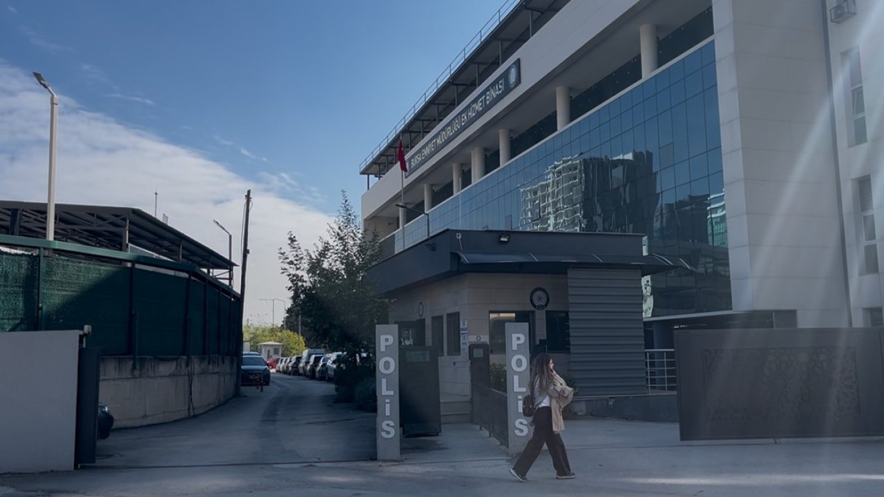 CHP’li eski belediye başkanı ve eşi 3 gün süren gözaltının ardından adliyeye sevk edildi