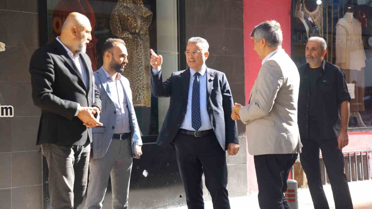 Başkan Kurnaz: "Gazi Caddesi daha modern ve daha aydınlık bir görünüme kavuşacak"