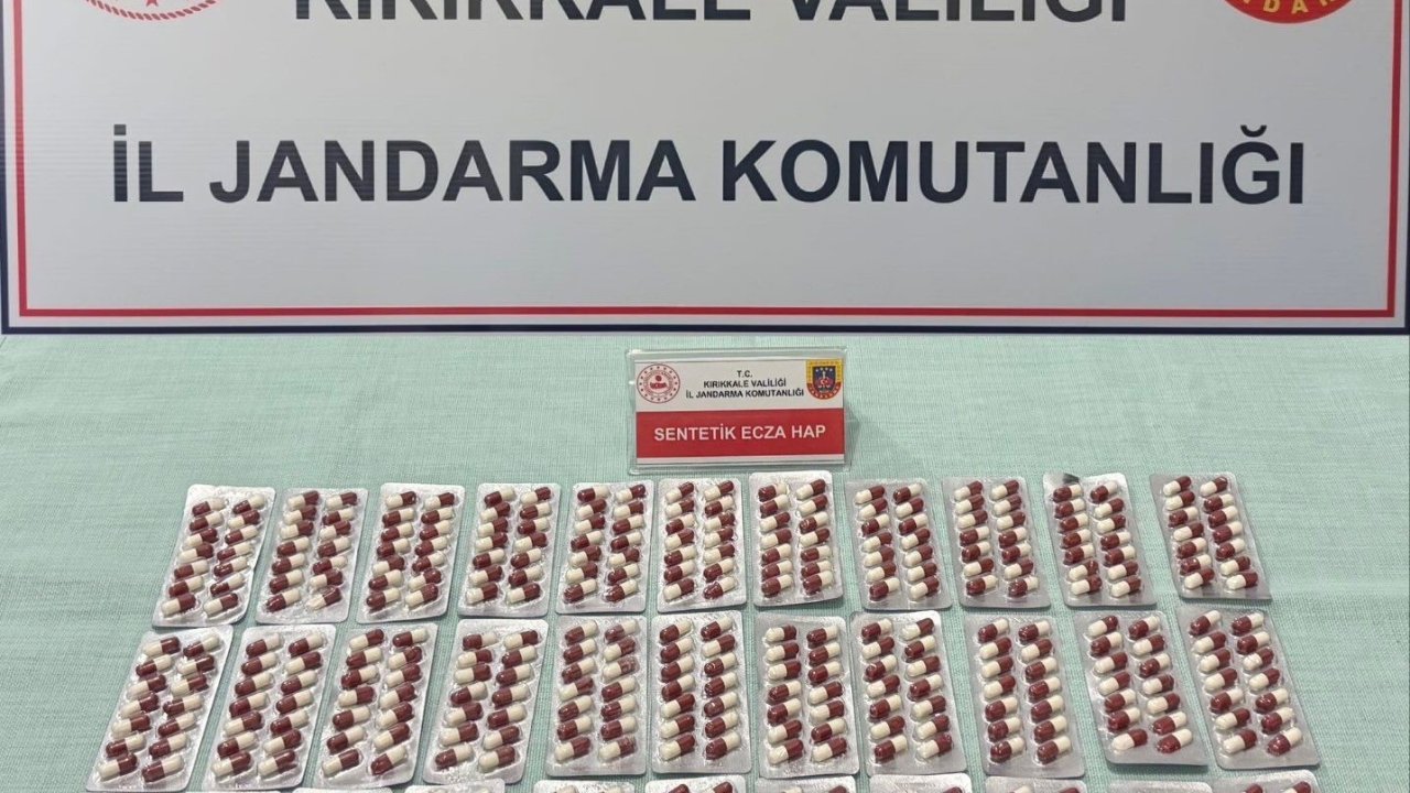 Kırıkkale’de şüpheli şahısların üzerinden uyuşturucu hap ele geçirildi