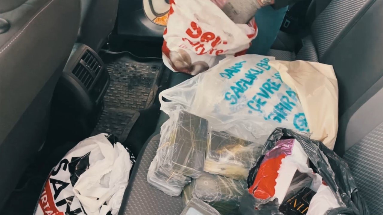 Muş’ta 218 kaçak cep telefonu ele geçirildi