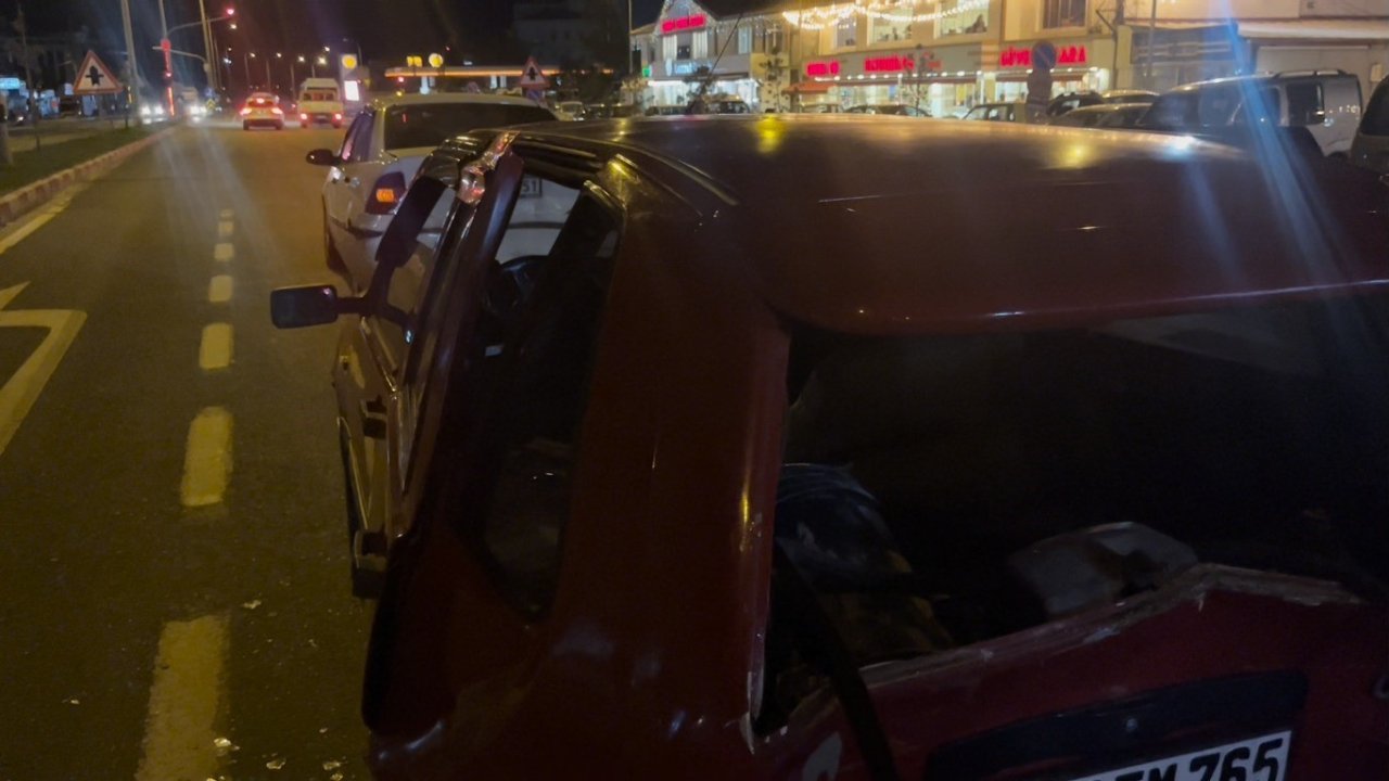 Tavşanlı’da 4 aracın karıştığı zincirleme kaza kamerada