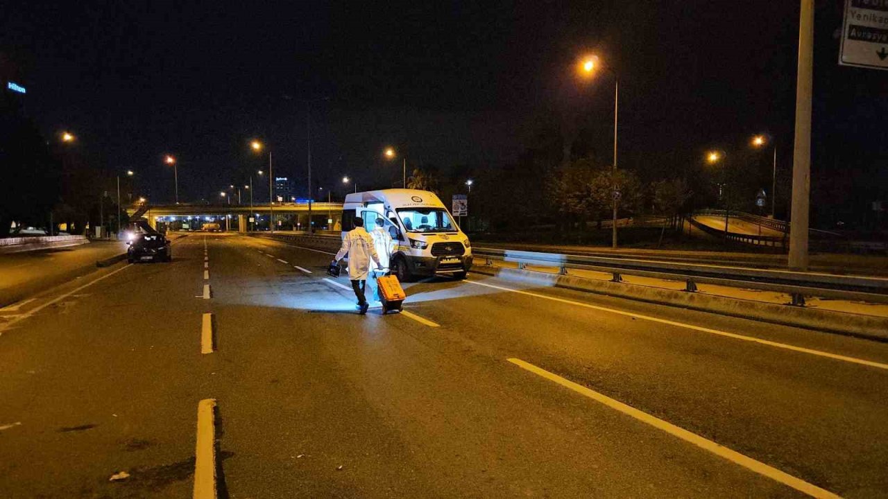 Bakırköy’de ’dur’ ihtarına uymayan sürücü kaza yapınca yakalandı... Kovalamaca anları kamerada