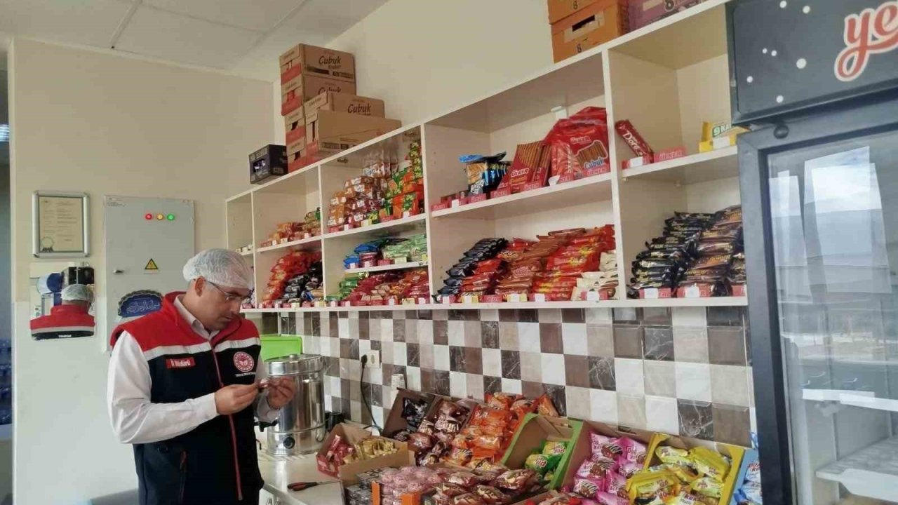Bayburt’ta okul ve öğrenci yurtlarında gıda denetimleri yapıldı