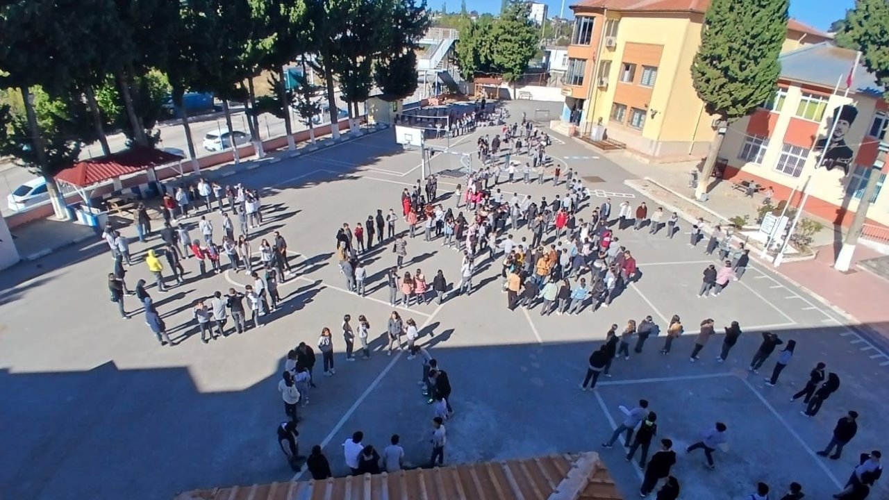 Mersin’de tüm okullarda eş zamanlı afet tatbikatı gerçekleştirildi