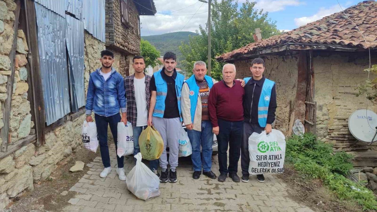Köpenez köyündeki evleri yanan ailelere yardım eli
