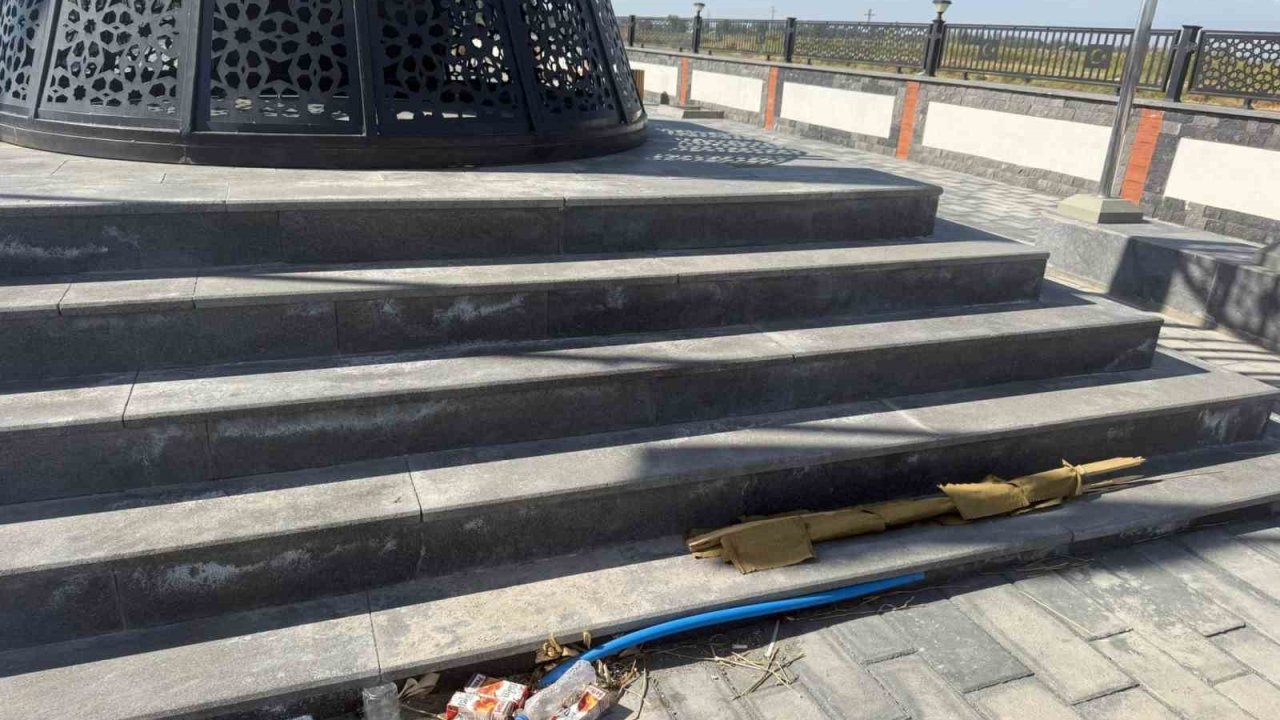 Dilucu Şehitleri Anıtı’ndaki kirlilik tartışması: Haberi yapan gazeteci gözaltına alındı