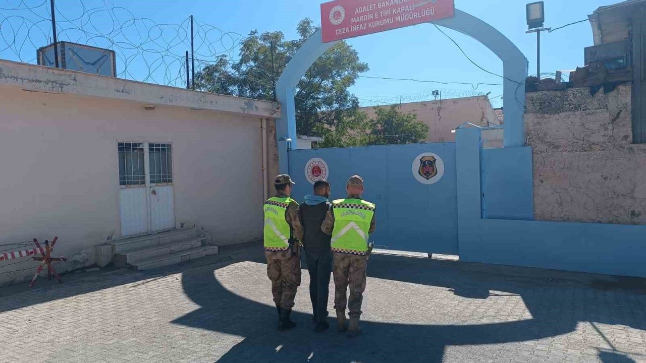 Haklarında kesinleşmiş hapis cezası bulunan 2 firari yakalandı