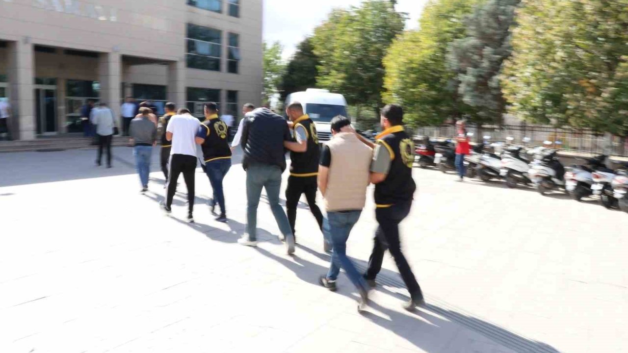Kilis’te iş yerinin kurşunlanmasıyla ilgili 5 kişi yakalandı