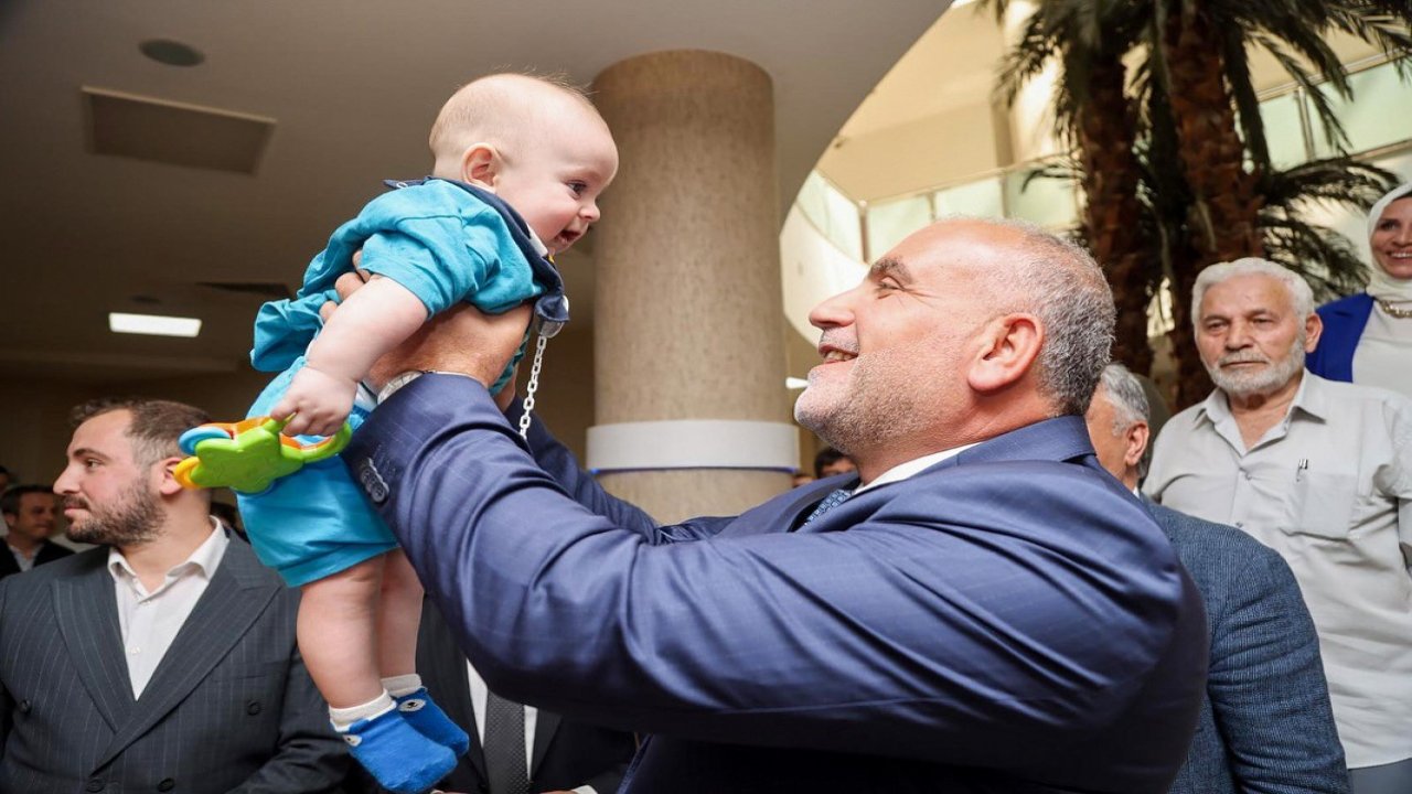 Başkan Sandıkçı: "Ailelerimize 5 bin lira destek sağlıyoruz"