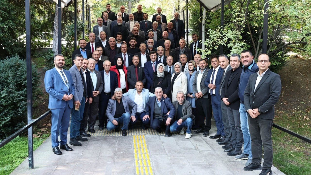 Başkan Kahveci, muhtarlarla bir araya geldi