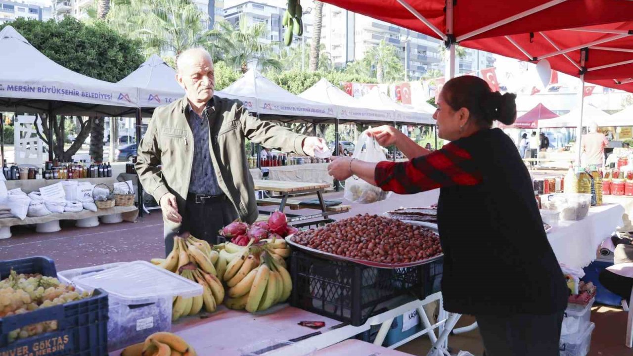 Kadın üreticilerin el emeği ürünleri ’Hasat Pazarı’nda
