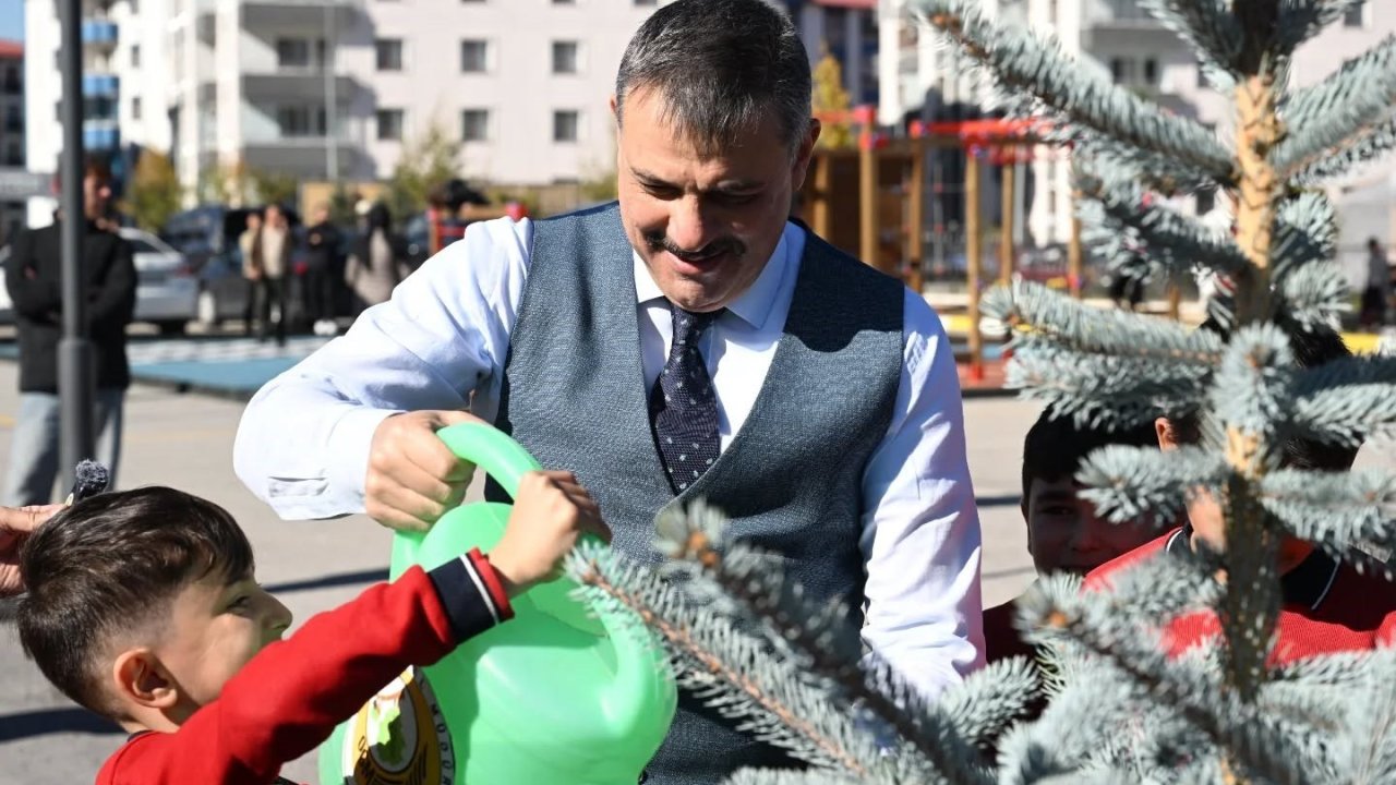 Ömer Duygun İlkokulu’nda fidan dikim etkinliği