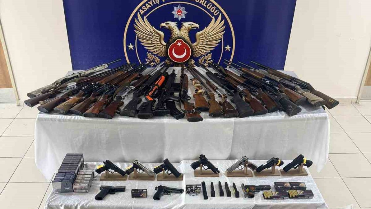 Düzce’de sosyal medya üzerinden silah teşhiri yapan şahıslara yönelik operasyon: 24 gözaltı