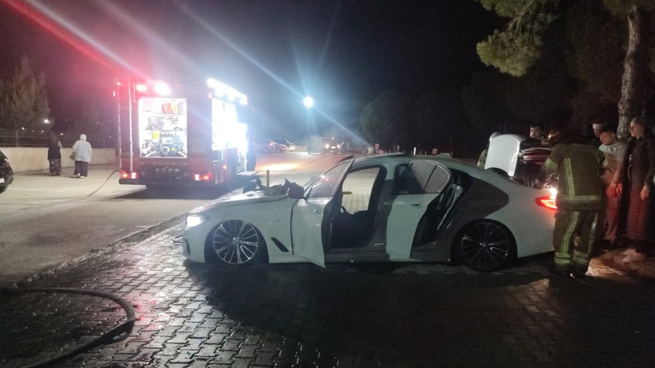 Mudanya Devlet Hastanesi otoparkında araç yangını