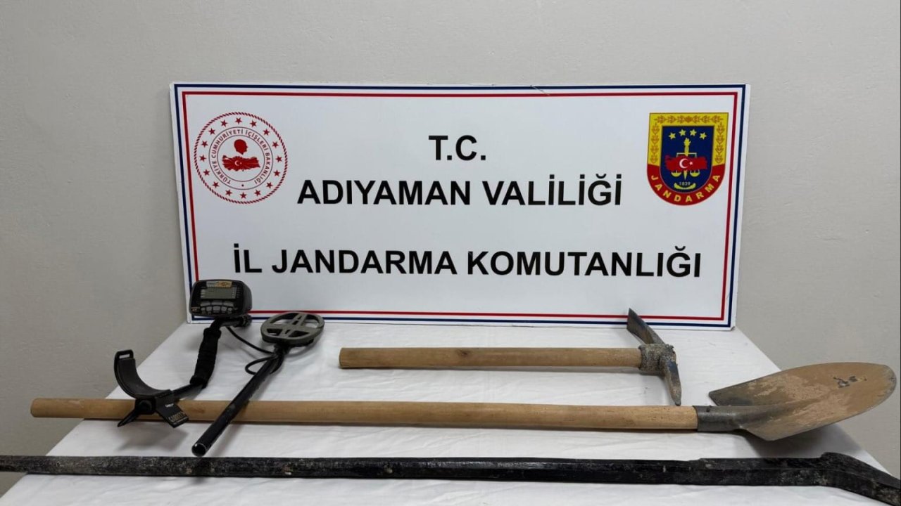 Define arayan şahıslar jandarmaya yakalandı