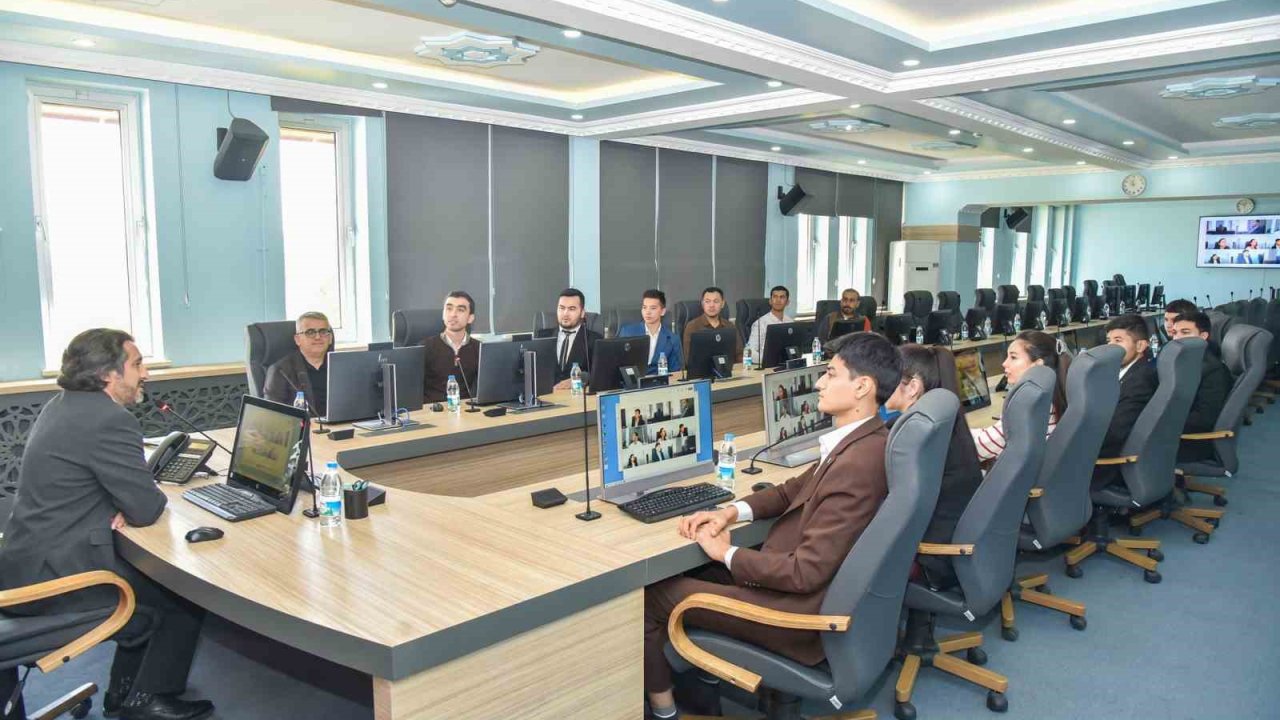 Özbekistan’dan gelen 14 öğrenci KMÜ’de tıp eğitimi aldı