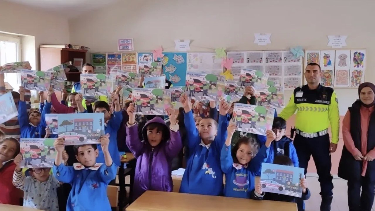 Diyadin’de jandarmadan öğrencilere trafik eğitimi