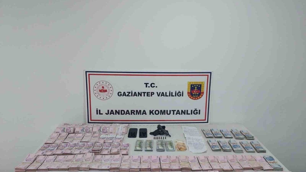 Gaziantep’te 1,6 milyon TL değerinde 34 bin litre kaçak akaryakıt ele geçirildi